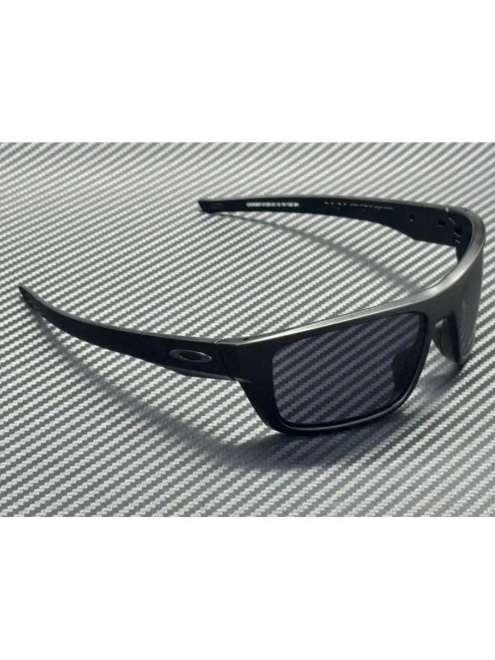 New Oakley Men  Sunglasses --